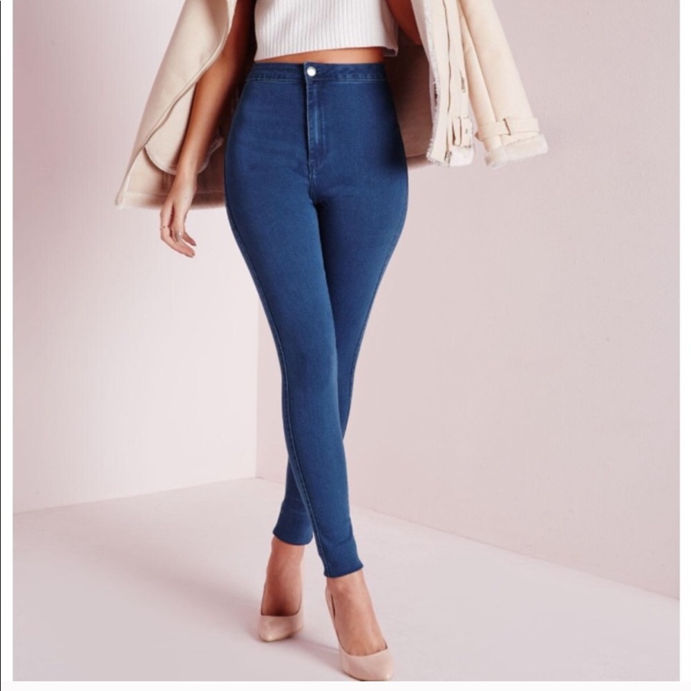 High waisted skinny jeans. Size 4 short.